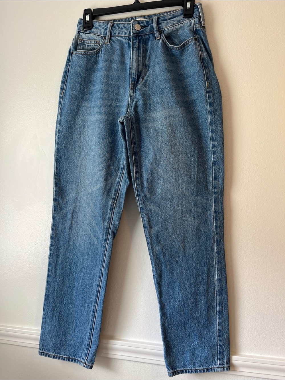 PacSun Women's Straight-Leg Jeans in Light Blue Wash